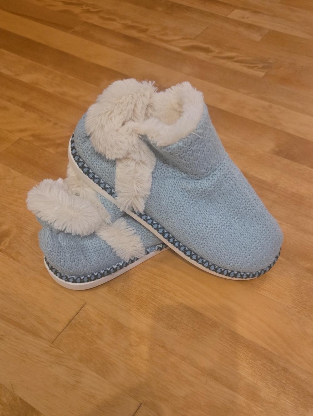 Womens Cozy Faux-Fur Lined Blue Slipper Size M(7-8)